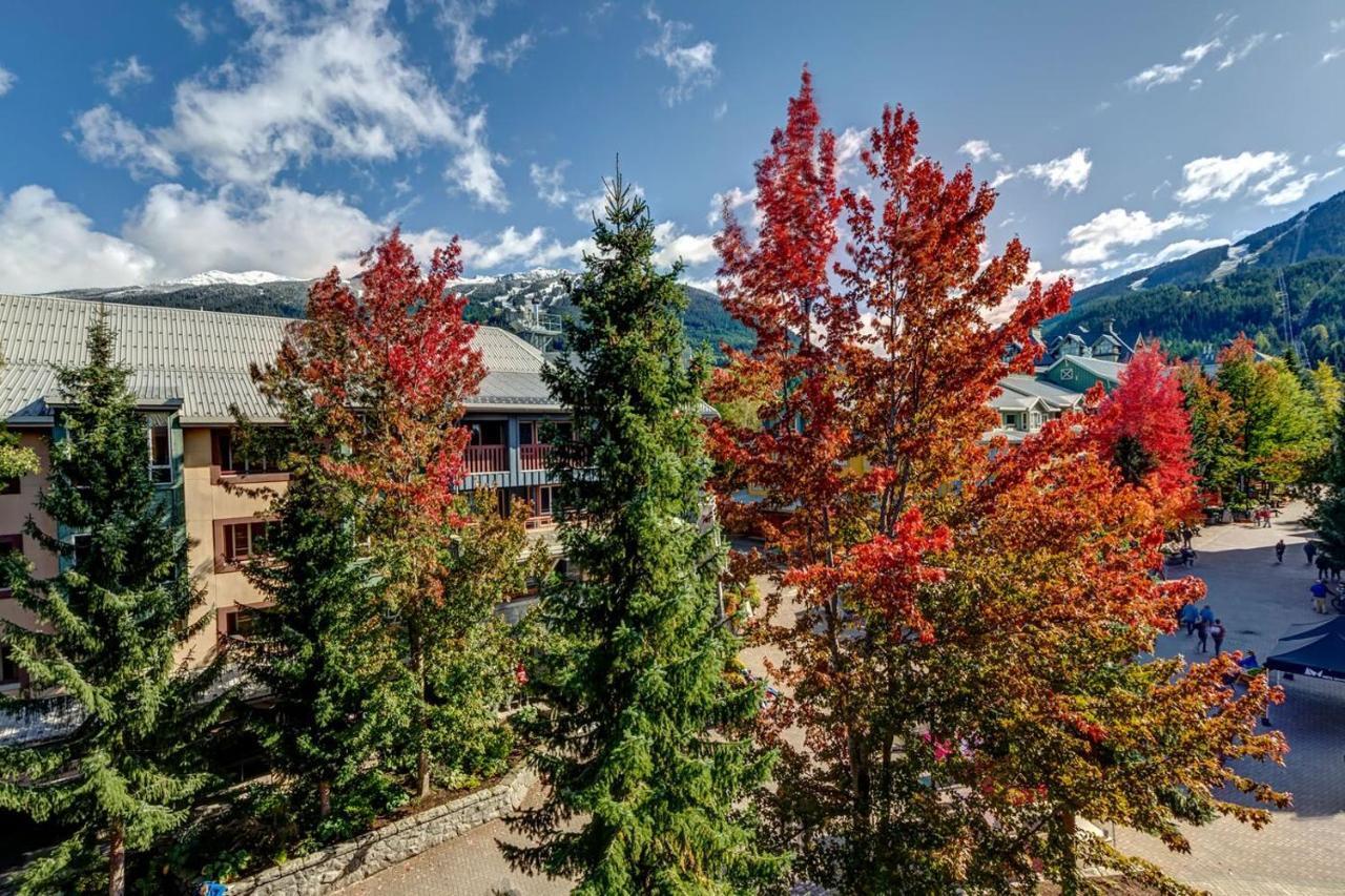 Town Plaza Suites By Golden Dreams Whistler Exterior photo